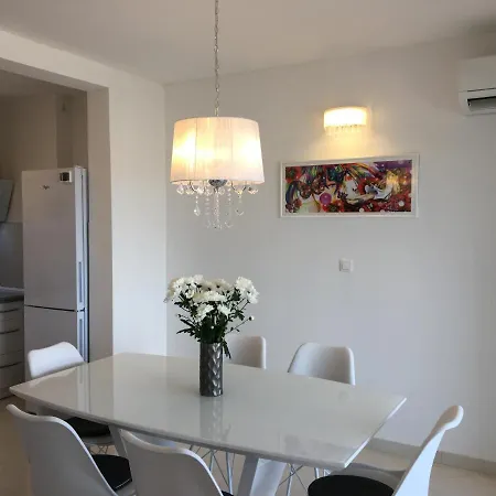 With Parking Space Rastici, Ciovo - 16798 דירה *